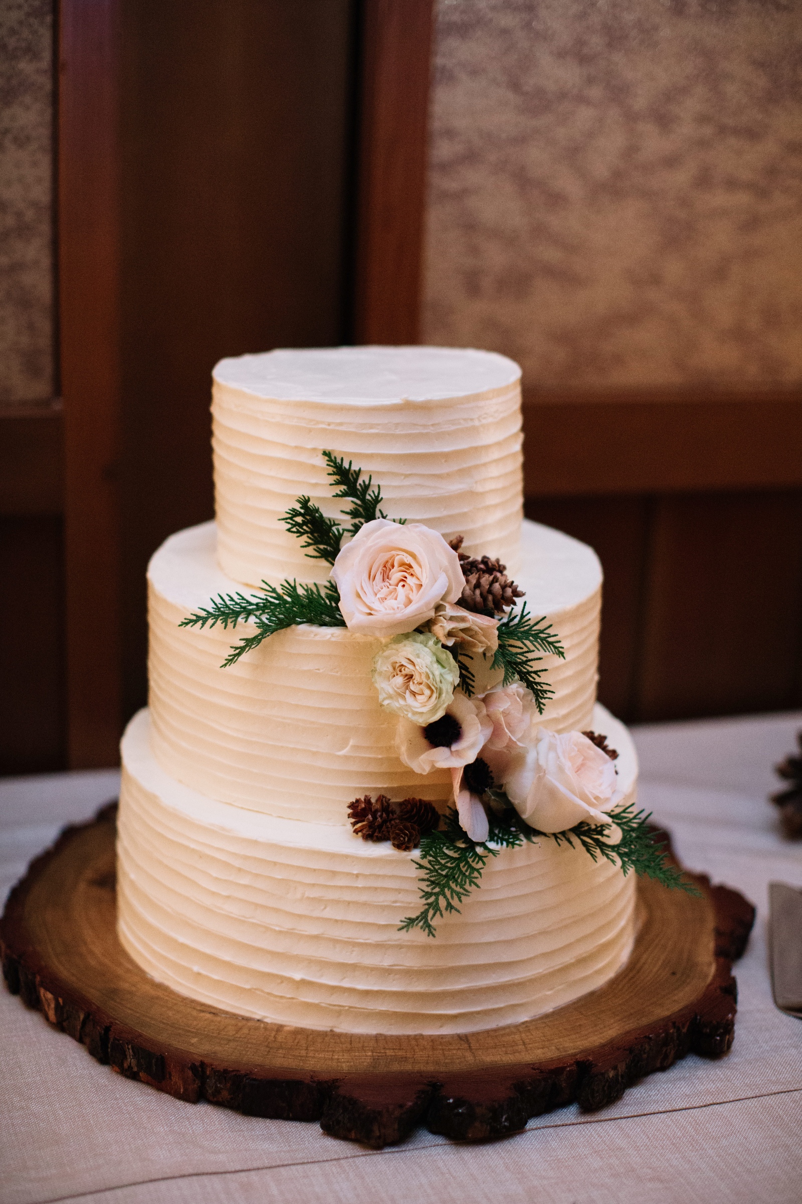 winterwedding-redreception-brittneyraine